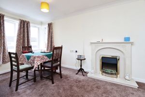 LIVING ROOM- click for photo gallery